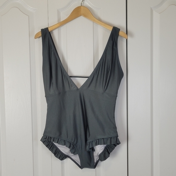 CUPSHE One Piece Swimsuit - Picture 7 of 11